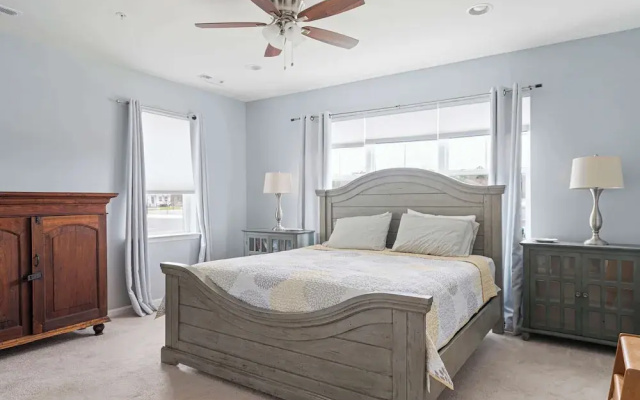 Grande Getaway Walking Distance to the Beach