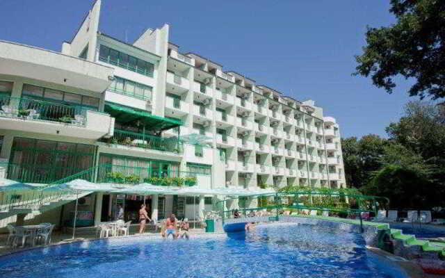 Отель Zdravets Hotel - All inclusive Болгария, Золотые пески - отзывы, цены и фото номеров - забронировать отель Zdravets Hotel - All inclusive онлайн бассейн