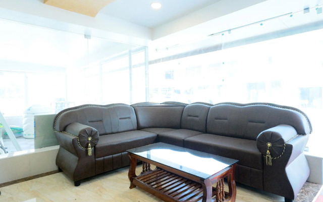 OYO 16388 Hotel Jeyam