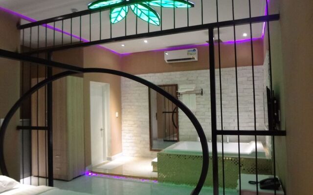 Love Point Hotel Adults Only вид на фасад