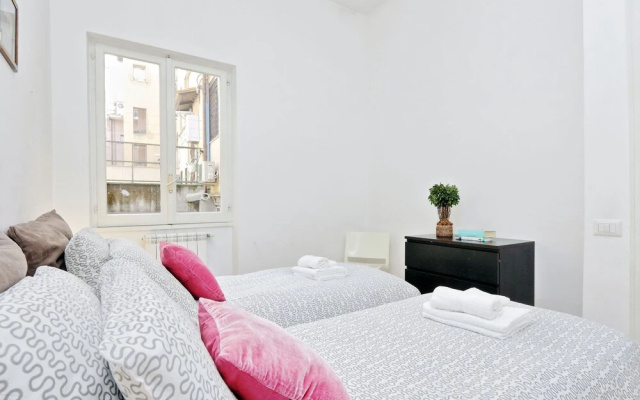 Charme Monti Small Terrace