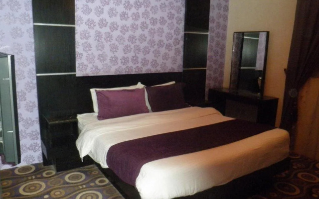 Al Muhaideb Olaya Hotel
