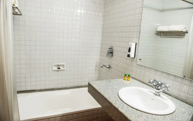 FabHotel Prazeres Boutique PanajI