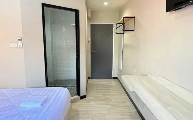 Luck Hotel Huai Khwang MRT Ratchada