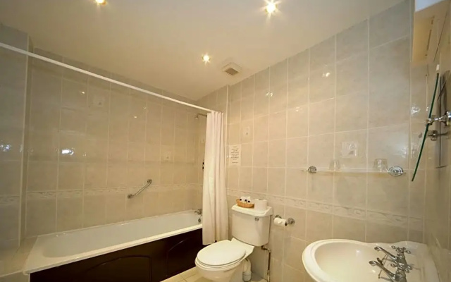 Oriel Hotel