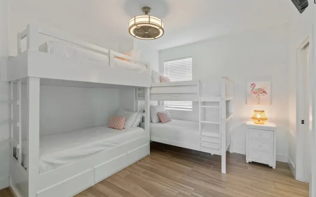 Chancla - Pet Friendly! Community Pool!