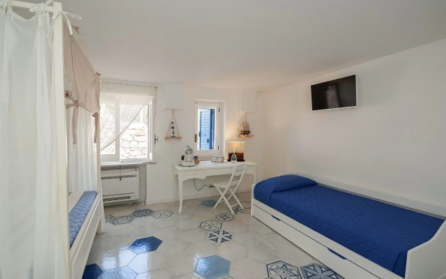 Dimora Mediterranea Bed & Breakfast
