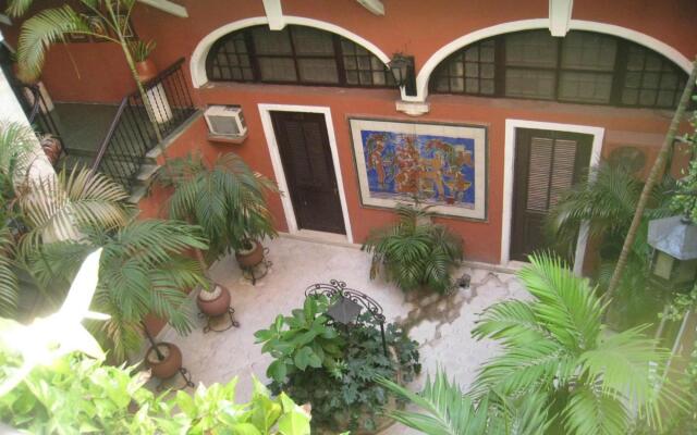 Hotel Reforma вид на фасад