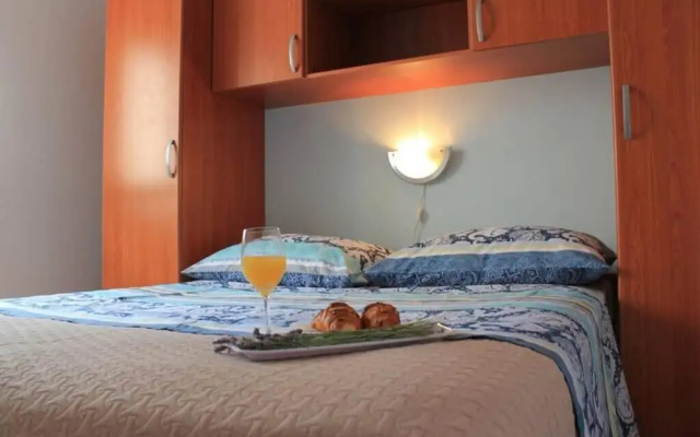 Sea View Apartment Orhideja, Sleeps 4