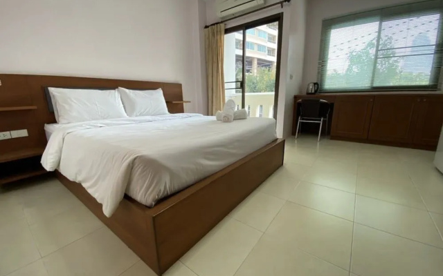 Somjai House