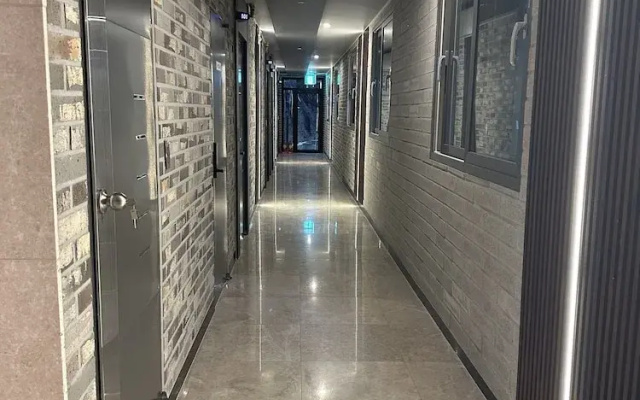 The on tourist hotel