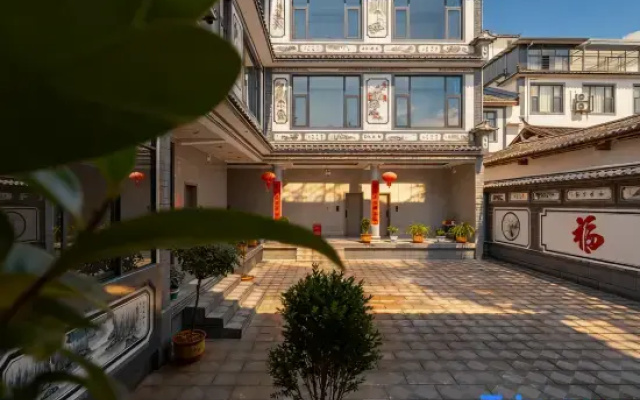 Ruining Snow Mountain View Homestay (Lijiang Sanyi Airport)