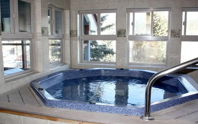 River Mountain Lodge E-210 - Studio