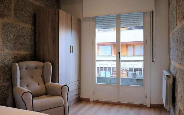 Welcoming Apartment in Ourense near Parque de San Lázaro