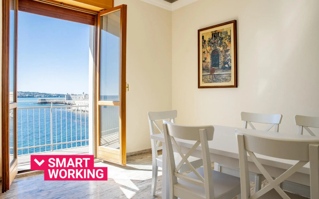 Ortigia Seafront Apartment