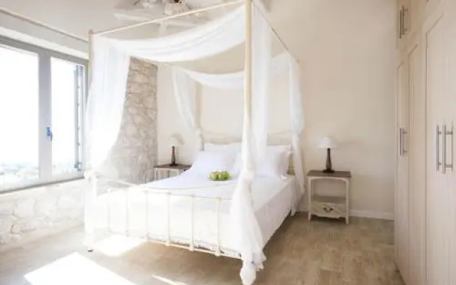 Poliana Estate Villas