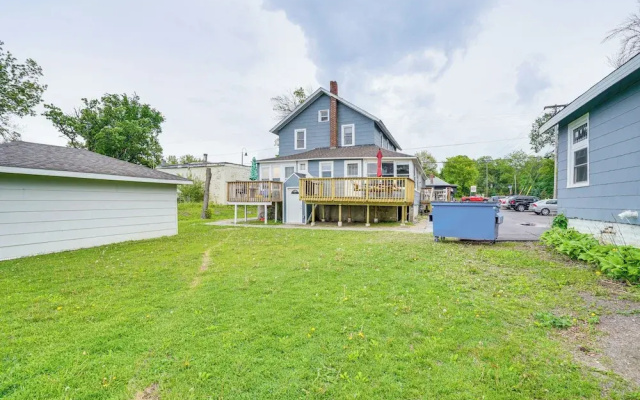 Snowmobile Trail On-site: Lakefront Mound Apt!