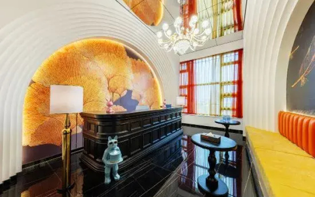 Cloud hguage House hotel