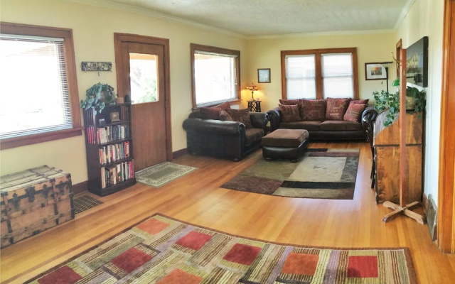 Downtown 5-Bedroom Home with a Hot Tub