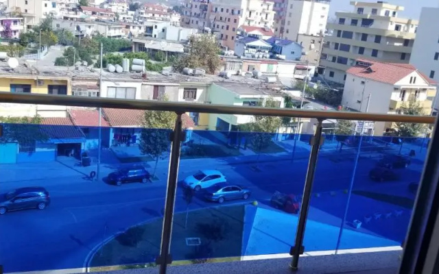 Hotel 3 Vellezerit