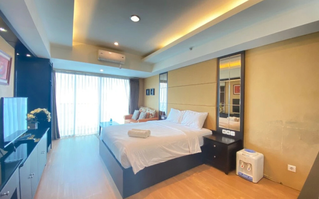 Stylish & Comfy Studio Room No Kitchen at Tamansari La Grande
