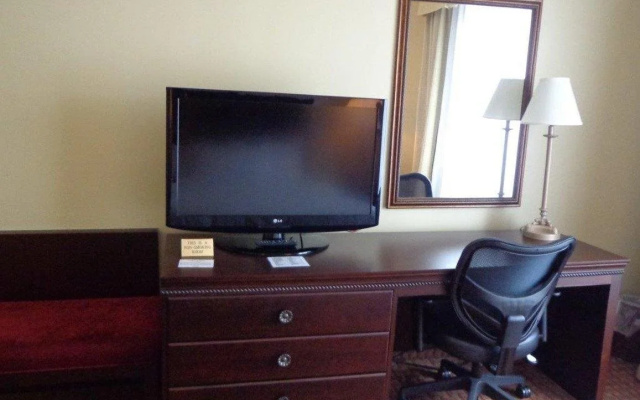 Euro Suites Hotel