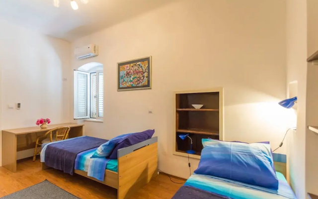 Dvori With Garden, Free Parking Next To Sea