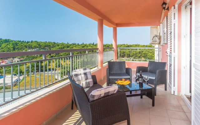Amazing Apartment in Makarska With 1 Bedrooms and Wifi