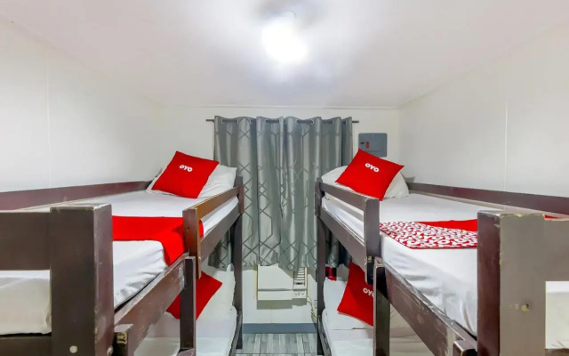 Metro Deluxe Residences near World Trade Center