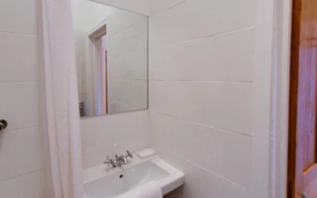 2 Bedroom Apartment With Cinema Screen Sleeps 5