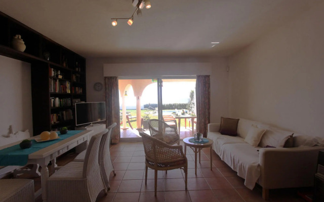 1100 - Beach Front Villa