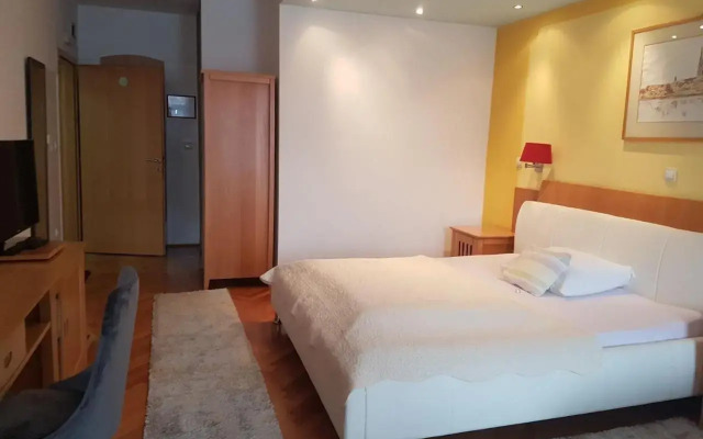 Hotel Millennium
