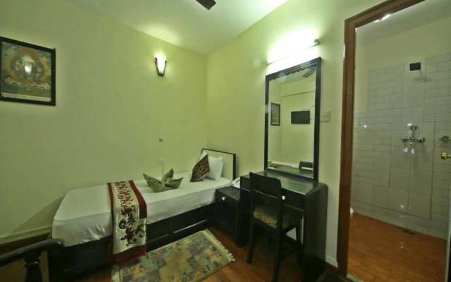 The Hotel Pleasure Home Inn