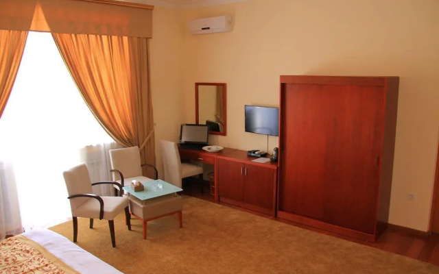 Lotus Hotel