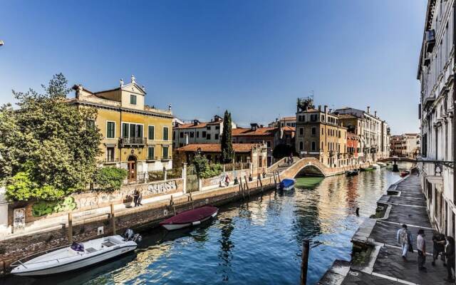 Carmini  Palace Canal View 0