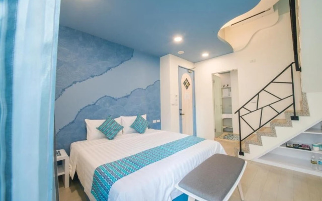 Sapphire Inn