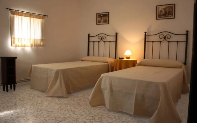 Ermita House 102404 by MO Rentals