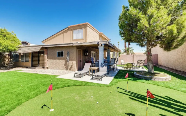 Private Putting Green & Patio: Sun Lakes Home!