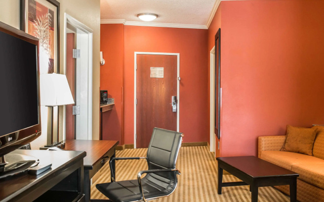 Comfort Suites