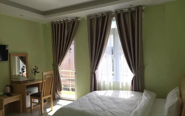 Trung Nhan Hotel