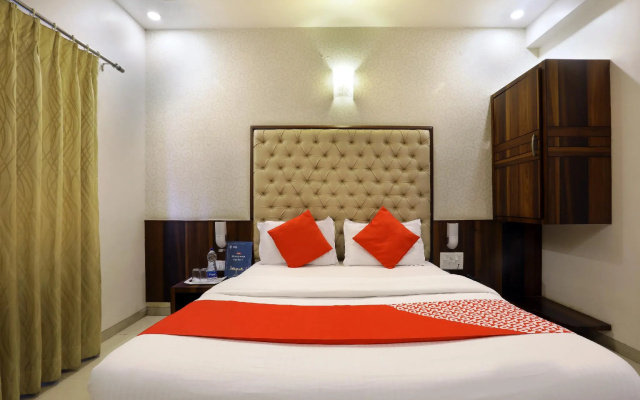 Collection O 8190 Hotel Satyan Inn