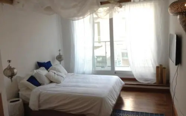 Galatea Halldis Apartment