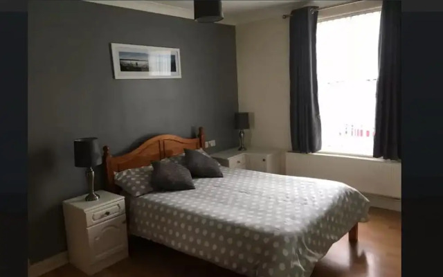 Spacious Sea View Apartment
