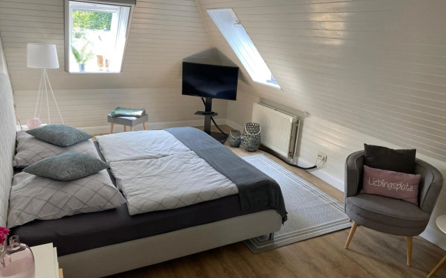 38 Waldweg