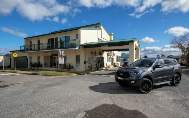 Heatherbrae Holiday Village