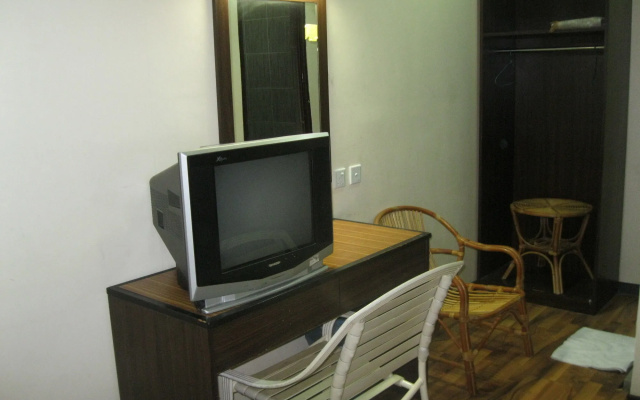 1 Baron Motel