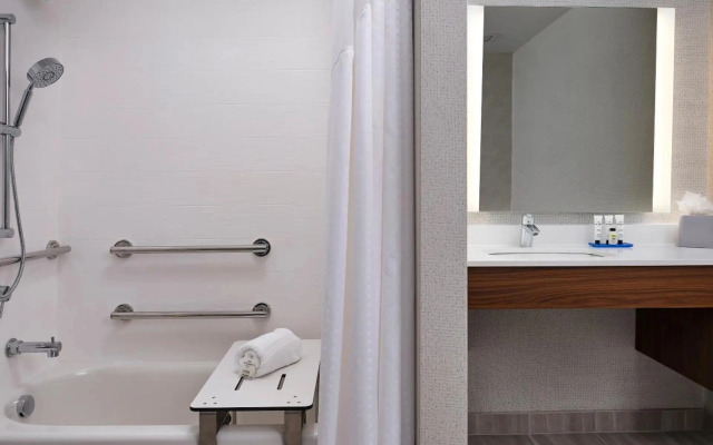 Holiday Inn Express & Suites Lockport by IHG