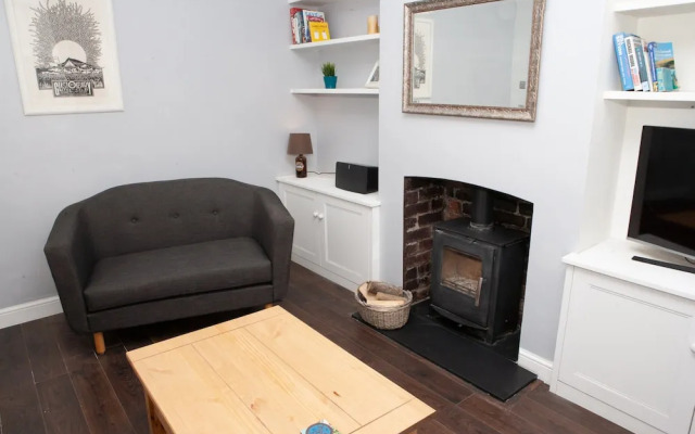 Spacious 2 Bedroom House in Redfield