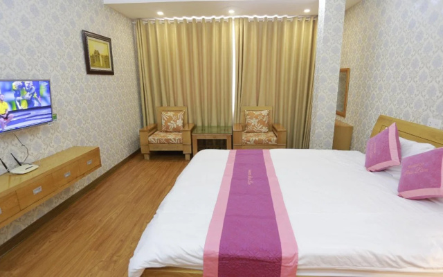 Tan Long Lakeside Hotel