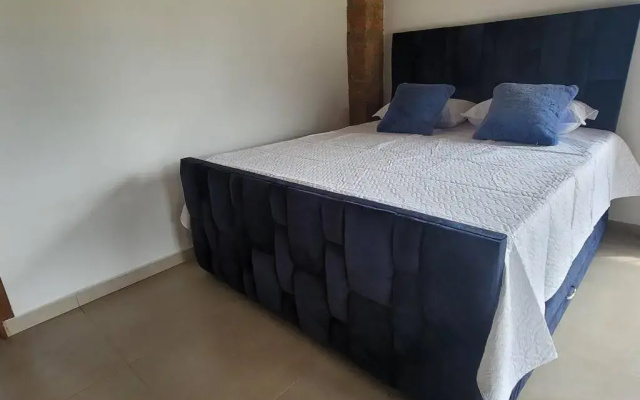 Amazing Medellín Views, Modern Villa with Jacuzzi